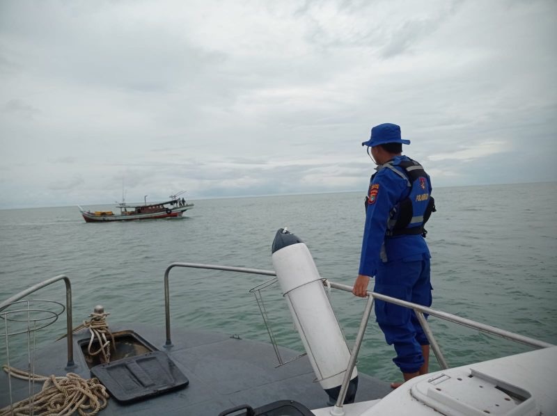  Menindaklanjuti Laporan Kapal Cantrang, SatPolairud Laksanakan Patroli di Pulau Dapur