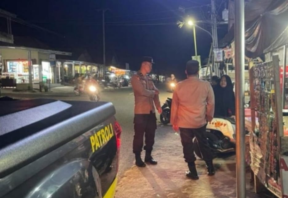  Patroli Rutin Malam Hari Polsek Air Gegas, Melalui Sambang Warga, Ciptakan Kondusifitas Kamtibmas