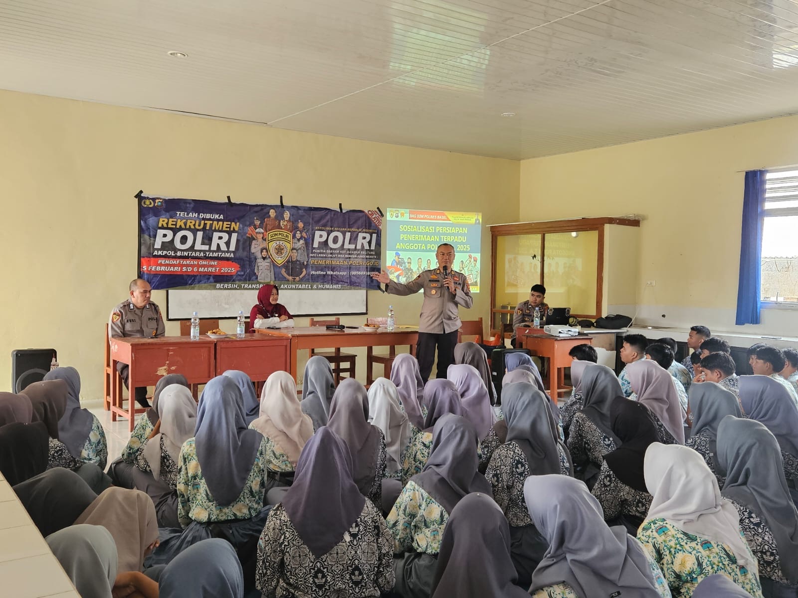 Bag SDM Polres Basel Sosialisasikan Penerimaan Anggota Polri TA 2025 di SMAN 2 Toboali