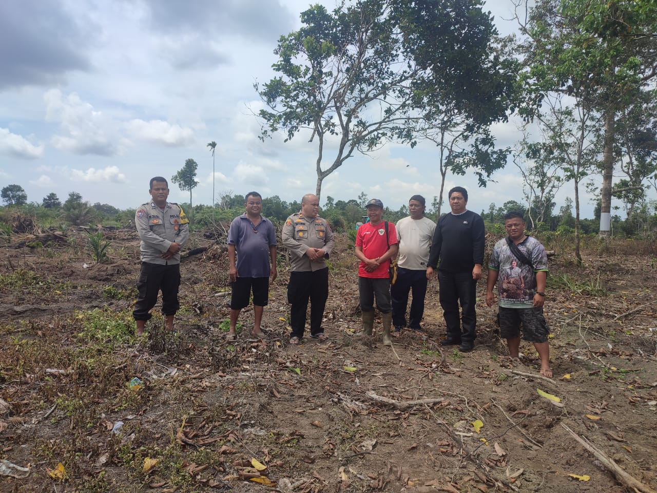 Siapkan Puluhan Hektar Lahan Siap Tanam Jangung, Polsek Payung Bersama Warga Dukung Swasembada Pangan 2025