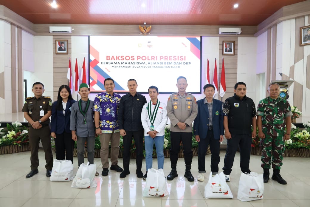 Polda Babel Gelar Baksos Polri Presisi, Gandeng Mahasiswa, Alinsi BEM Dan OKP Bagikan 1.200 Paket Sembako